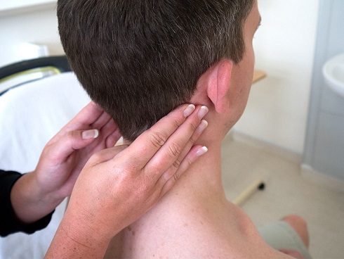 lymph node swollen on back of head