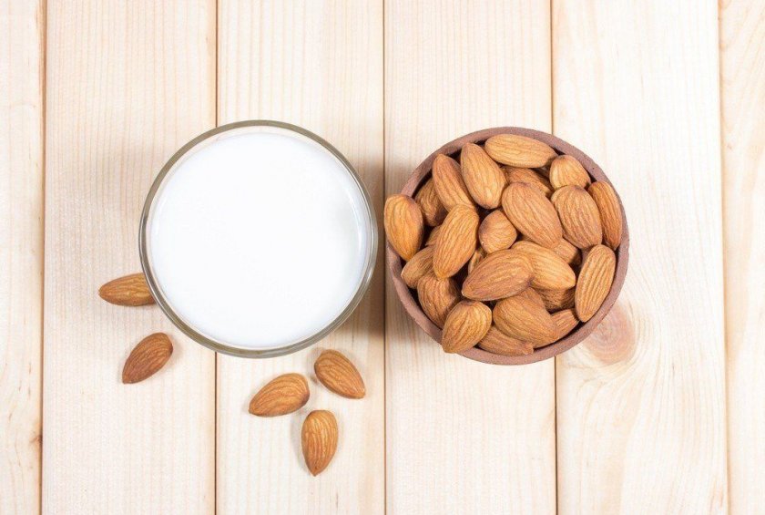 losing weight almond milk vs skim milk